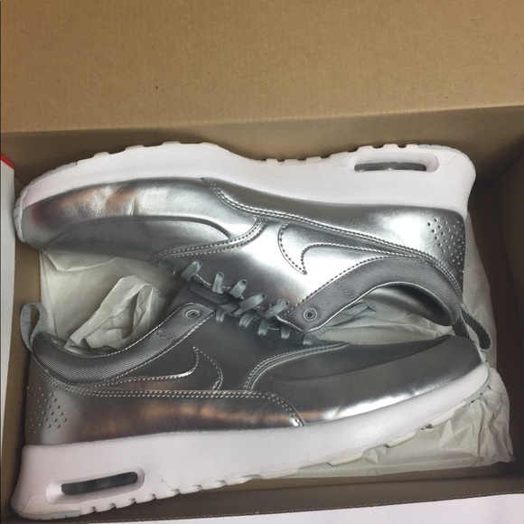 Nike Shoes - Airmax Thea